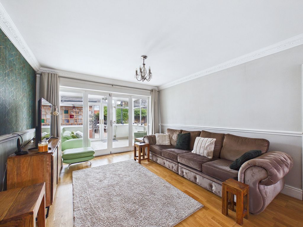Property photo 3 of 33