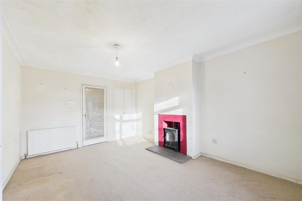 Property photo 3 of 12 Cam01894G0-Pr0251-Still006.Jpg