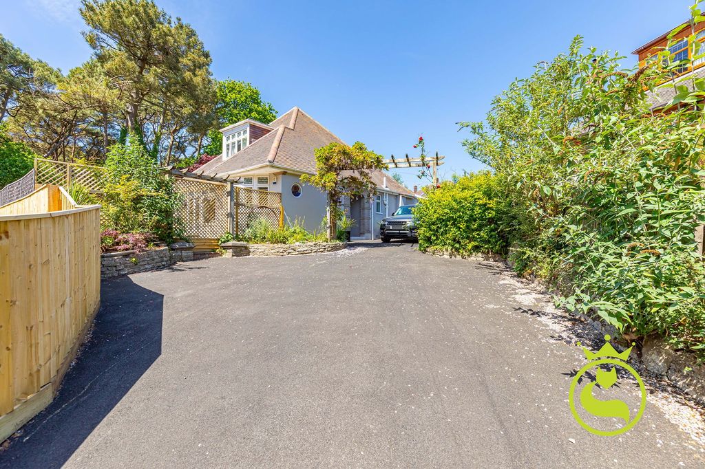 Property photo 1 of 26