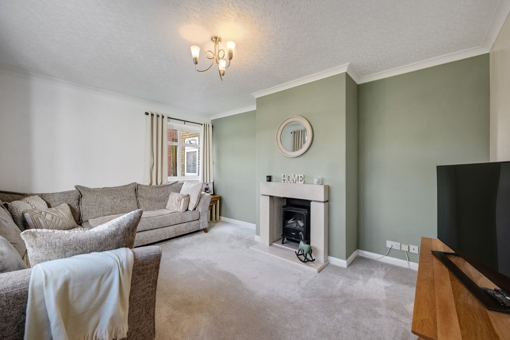 Property photo 3 of 22 48300311