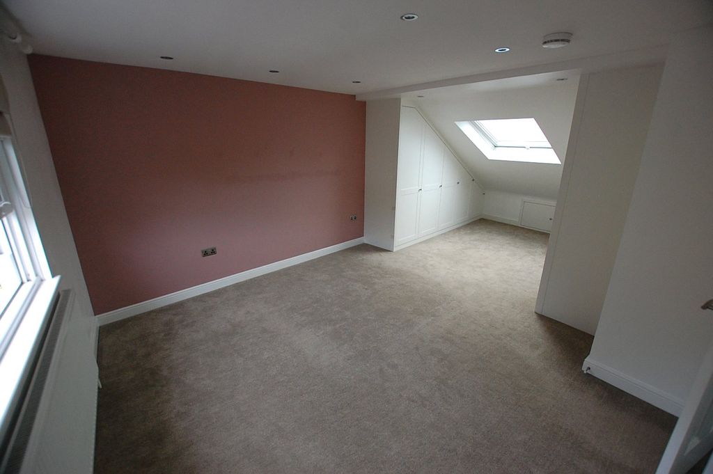 Property photo 3 of 23 Picture No. 04