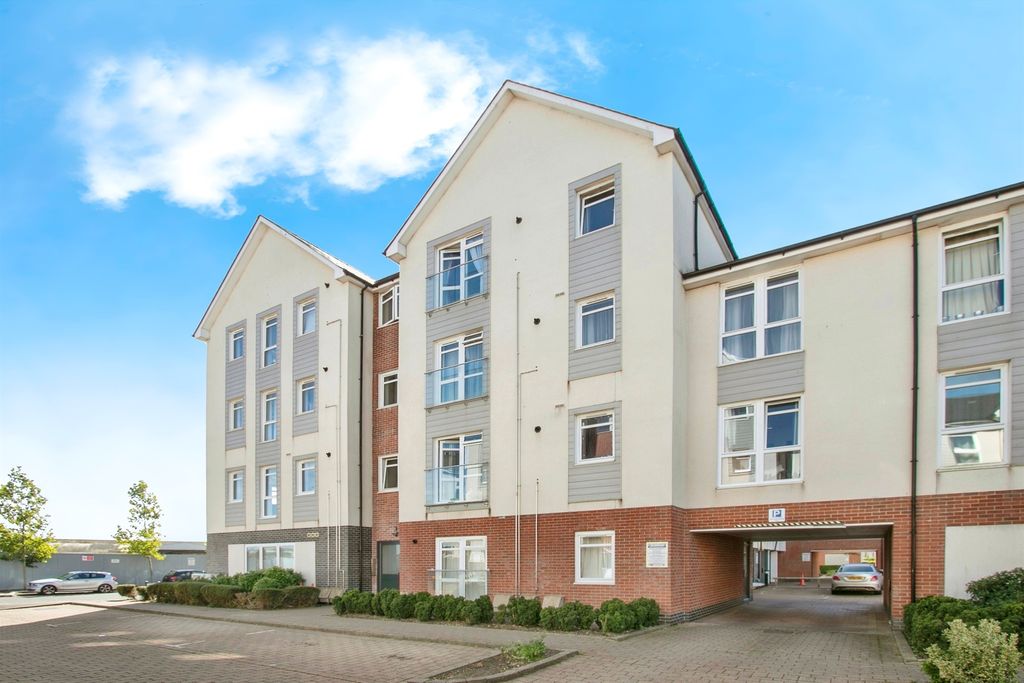 Property photo 1 of 16