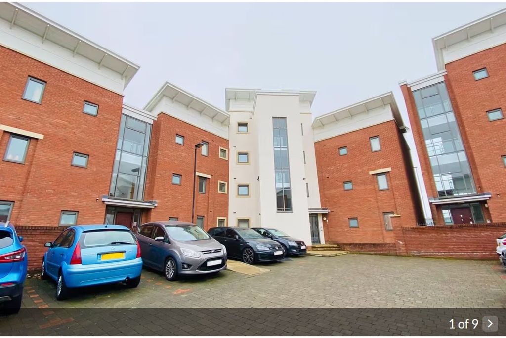 Property photo 1 of 9