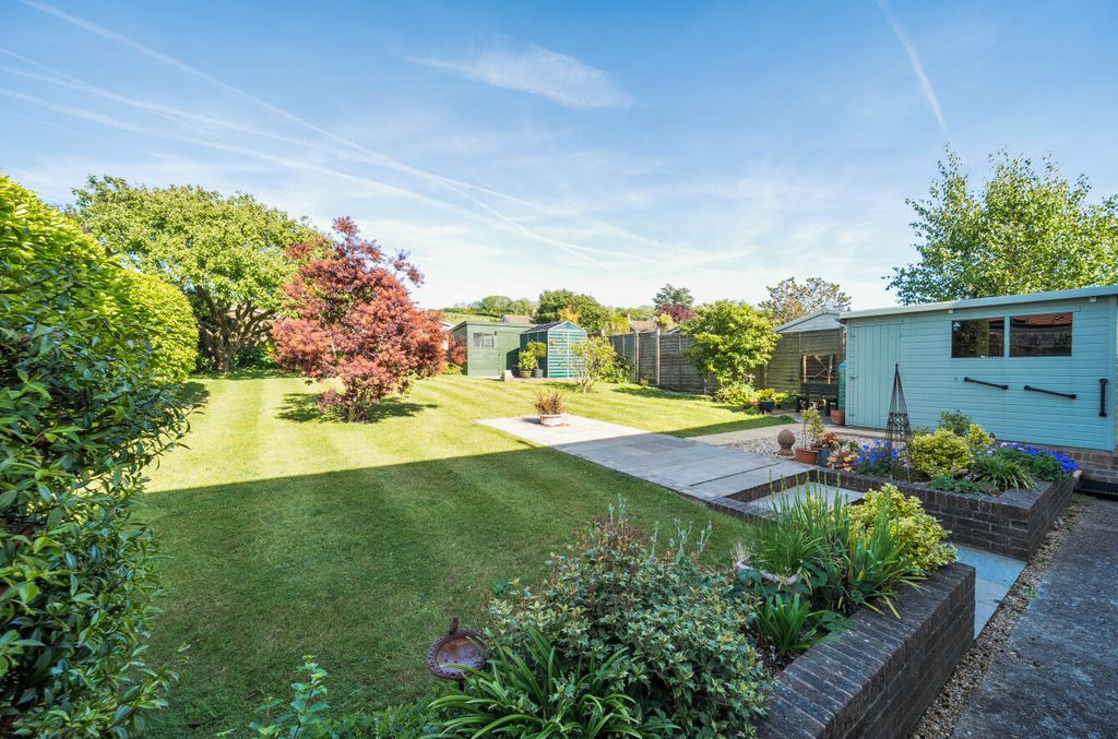 Property photo 3 of 15 1465674-8-6A0F310...