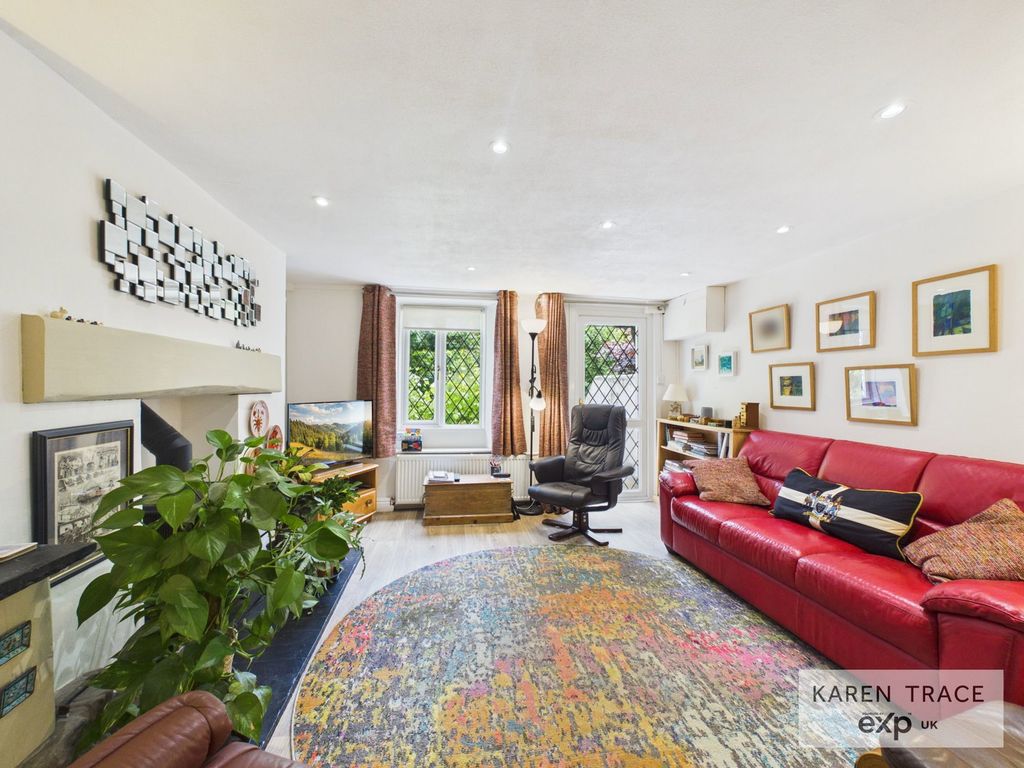 Property photo 3 of 33