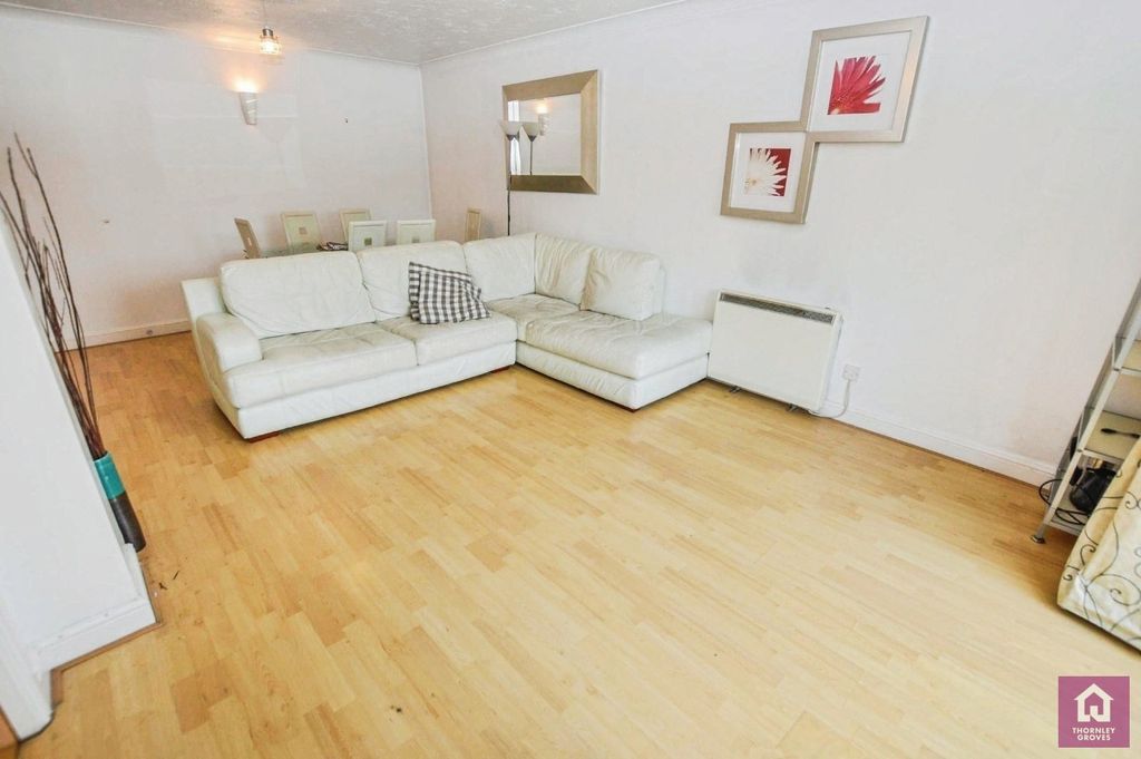 Property photo 3 of 12 Pbox-Img.Jpg