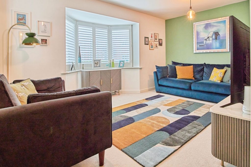Property photo 3 of 20 Pbox-Img.Jpg