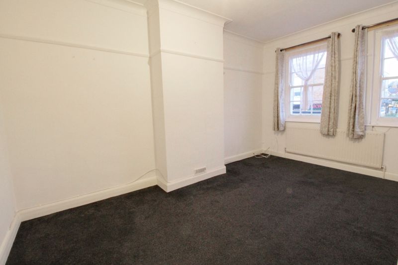 Property photo 1 of 7 Photo 5