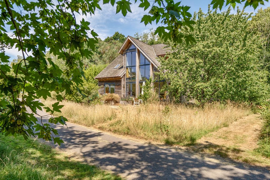 Property photo 1 of 19