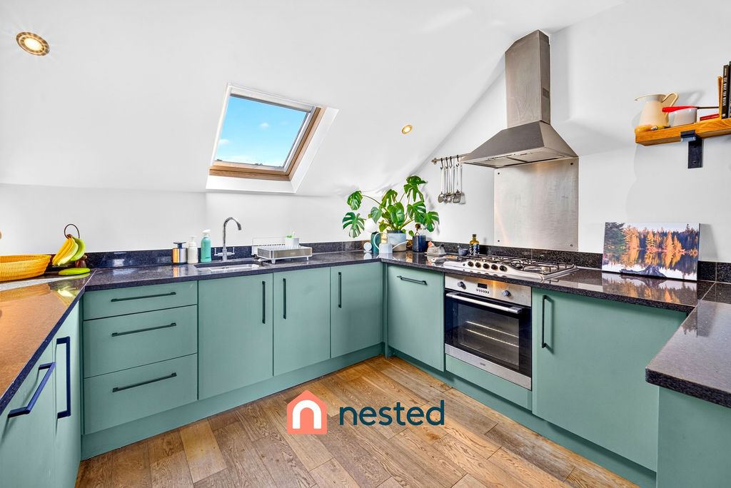 Property photo 3 of 26 For Sale 2 Bedroom Flat, Alexandra Drive, Gipsy Hill, Crystal Palace, London, Se19