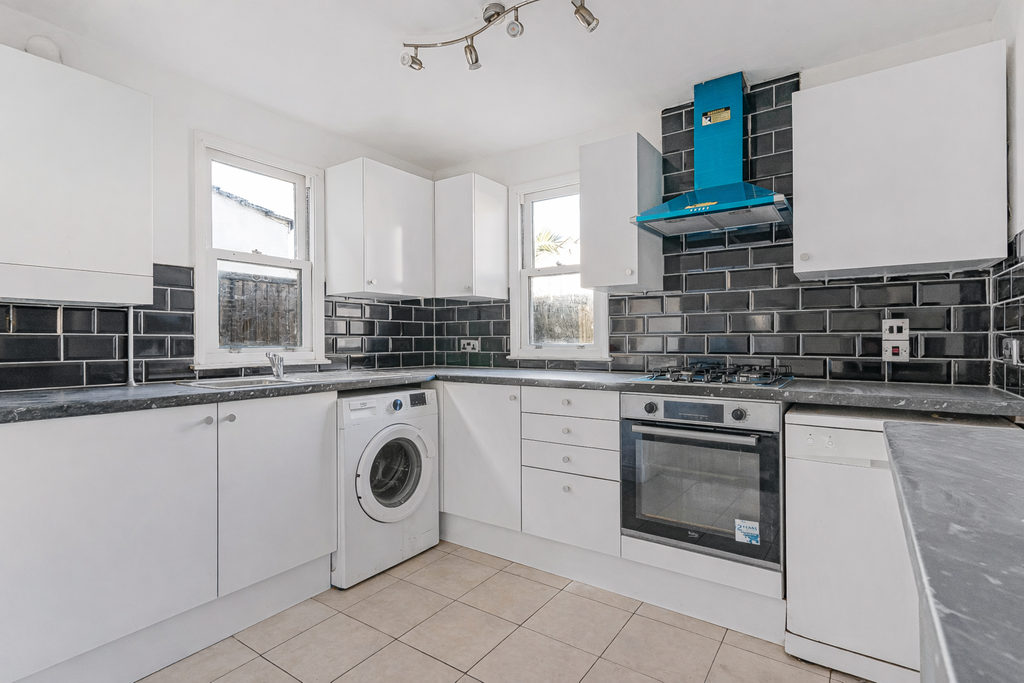 Property photo 2 of 24 Kitchen