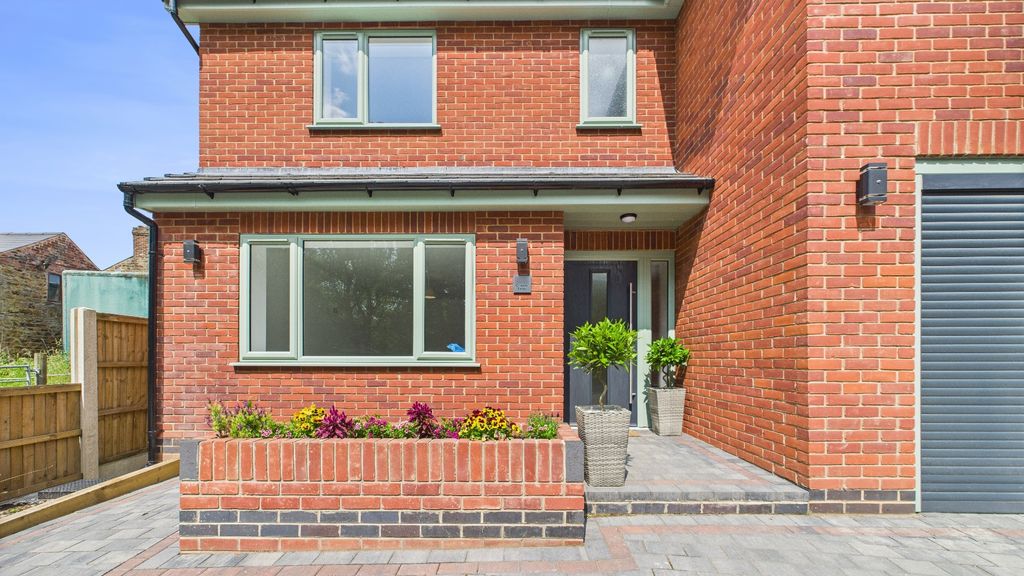 Property photo 2 of 46 4167267