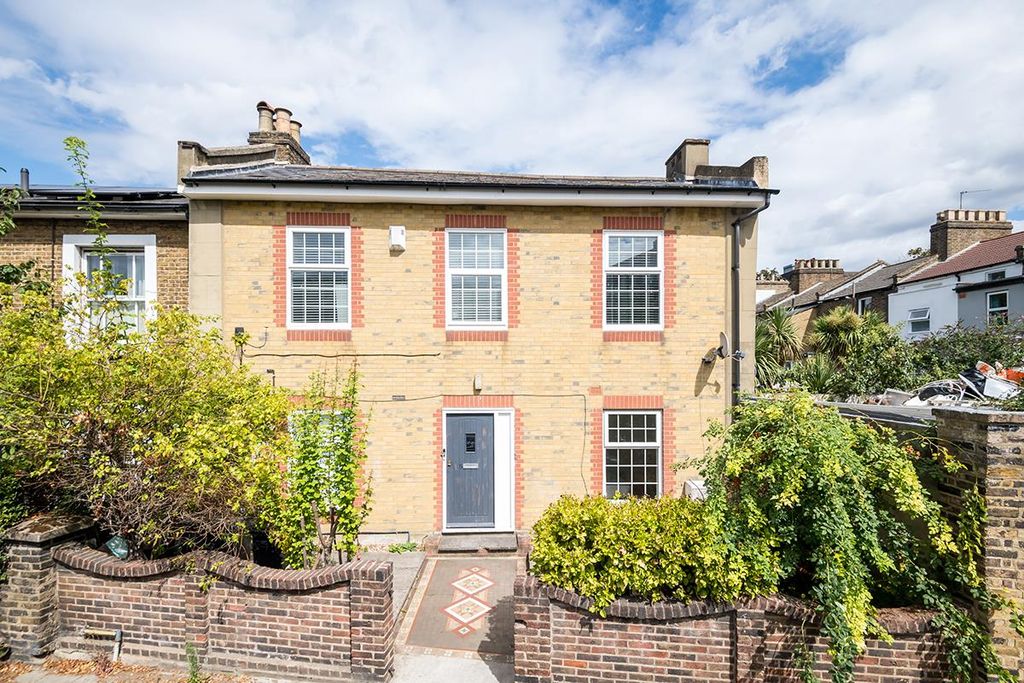 Property photo 1 of 12 Cambria Road-21.Jpg