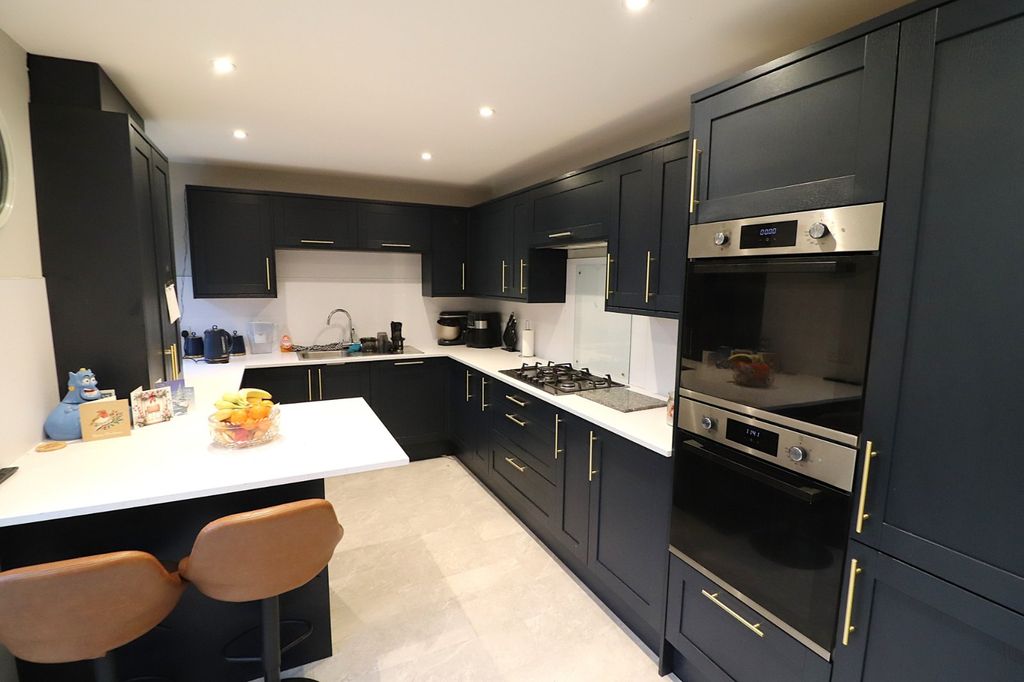 Property photo 2 of 15 Picture No. 02