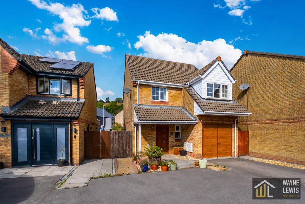Property photo 1 of 33