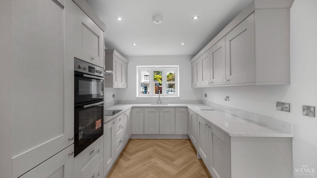 Property photo 2 of 16 5309752