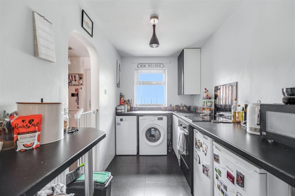 Property photo 3 of 15 Kitchen_2.Jpeg