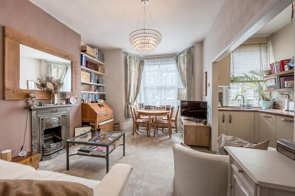 Property photo 1 of 8