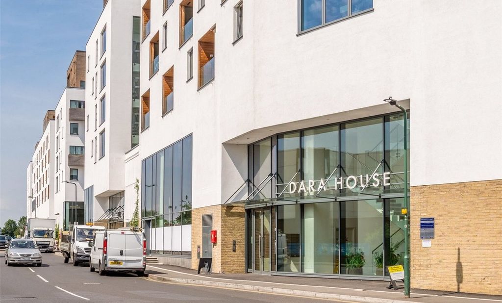 Property photo 1 of 11 1 Bedroom Flat