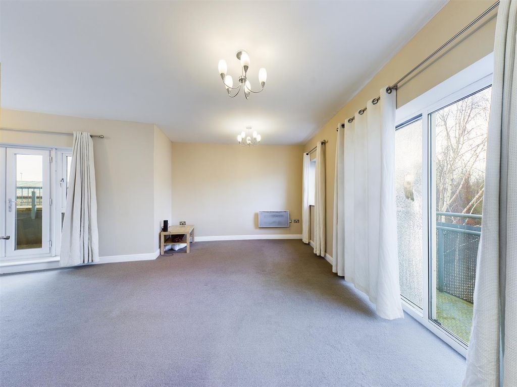 Property photo 3 of 9 Cam00699P1-Pr0347-Still06.Jpg