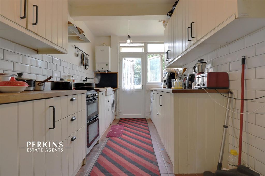 Property photo 2 of 7 Kitchen.Jpg