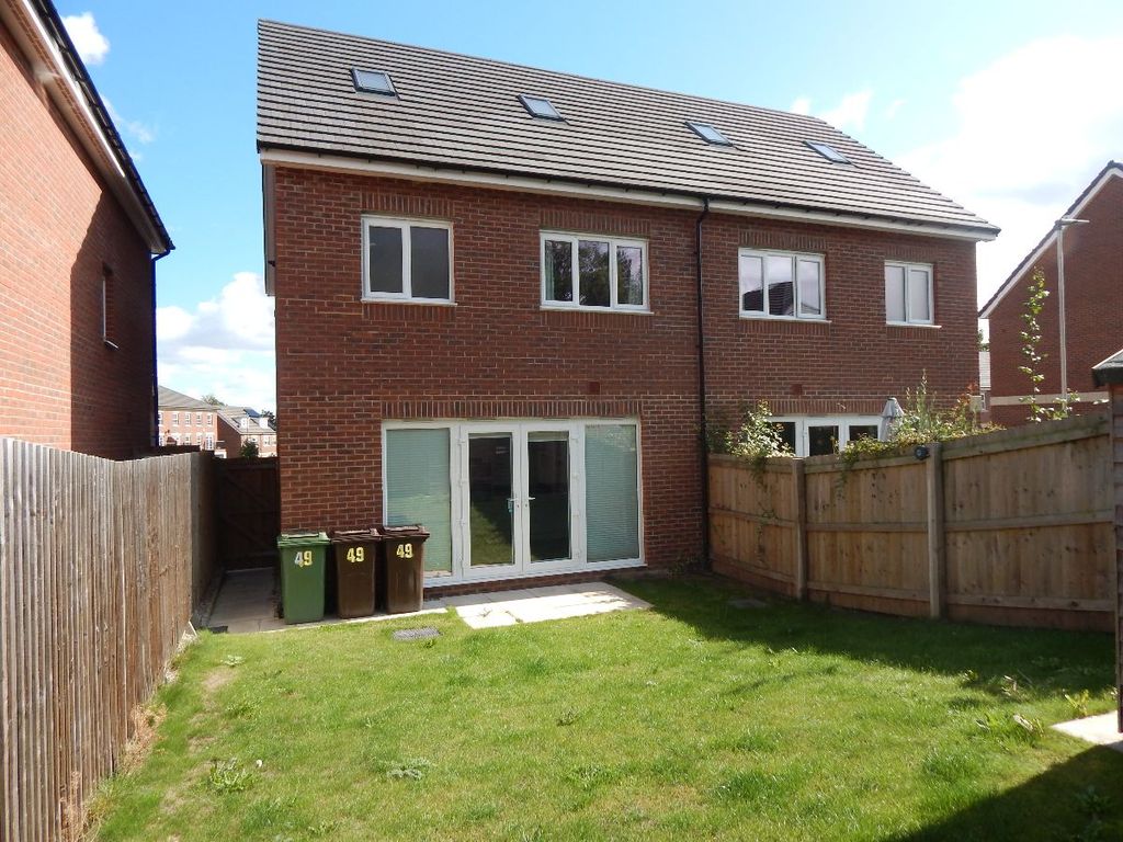 Property photo 2 of 27