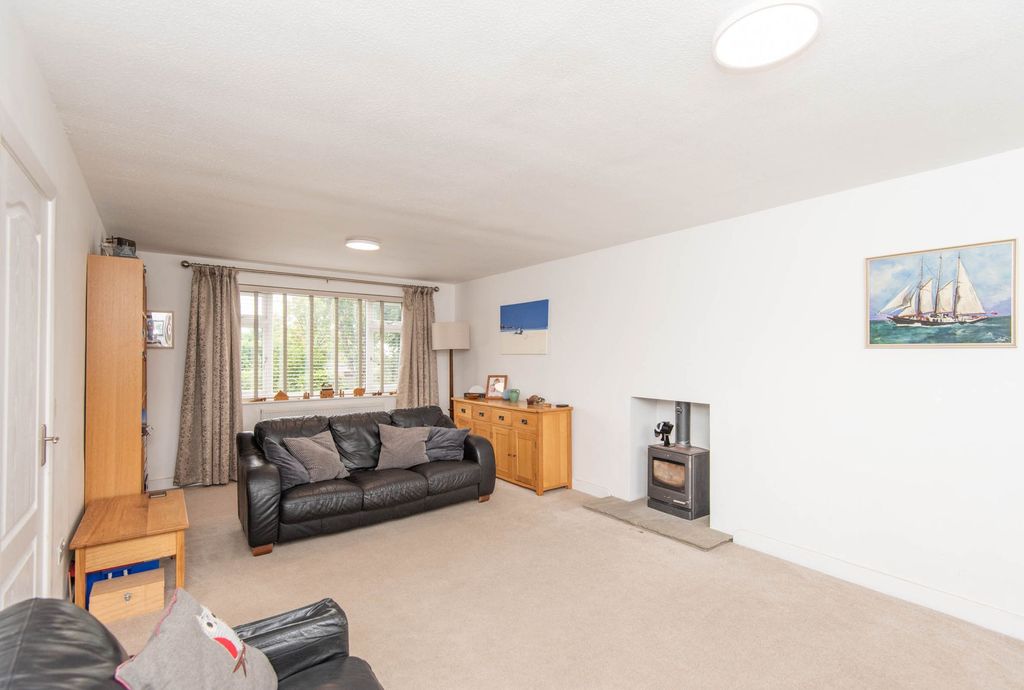 Property photo 3 of 36