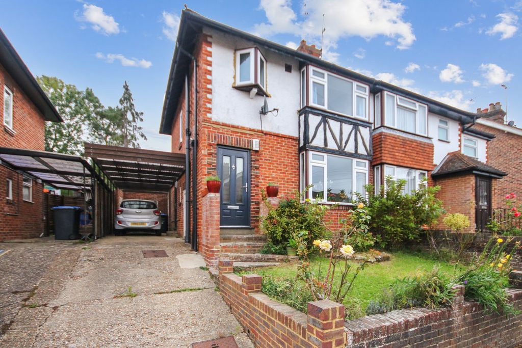 Property photo 1 of 11