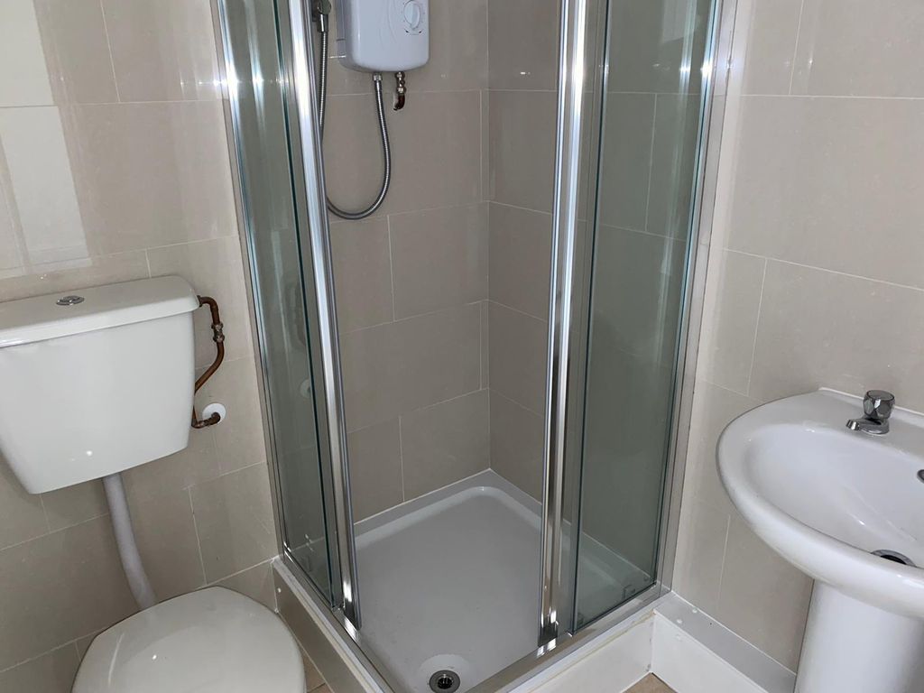Property photo 3 of 4 Bathroom