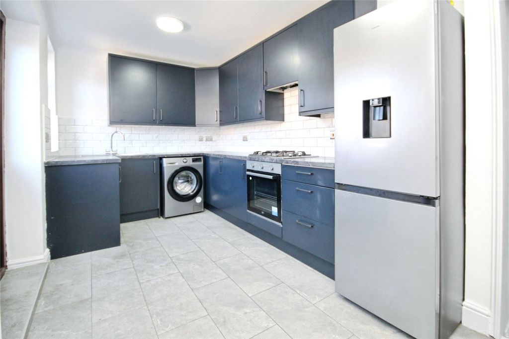 Property photo 2 of 12 Picture No. 18