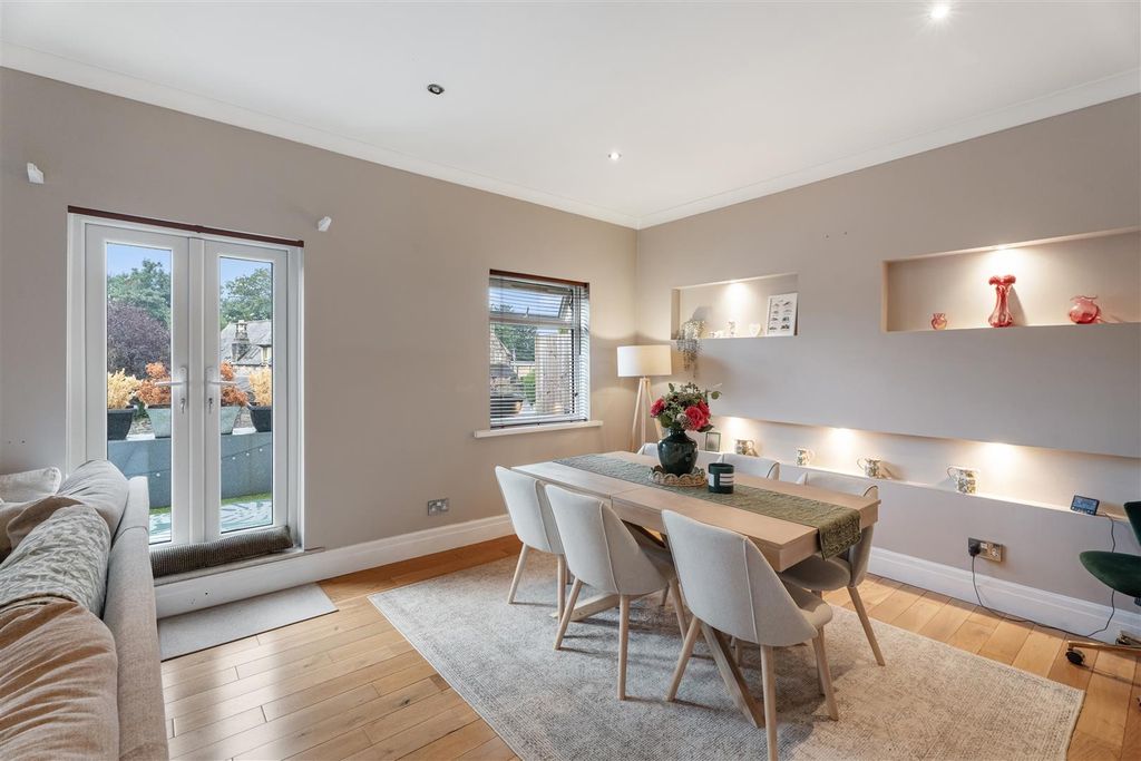 1 bed flat for saleWaungron Road, Llandaff, Cardiff CF5 photo 4