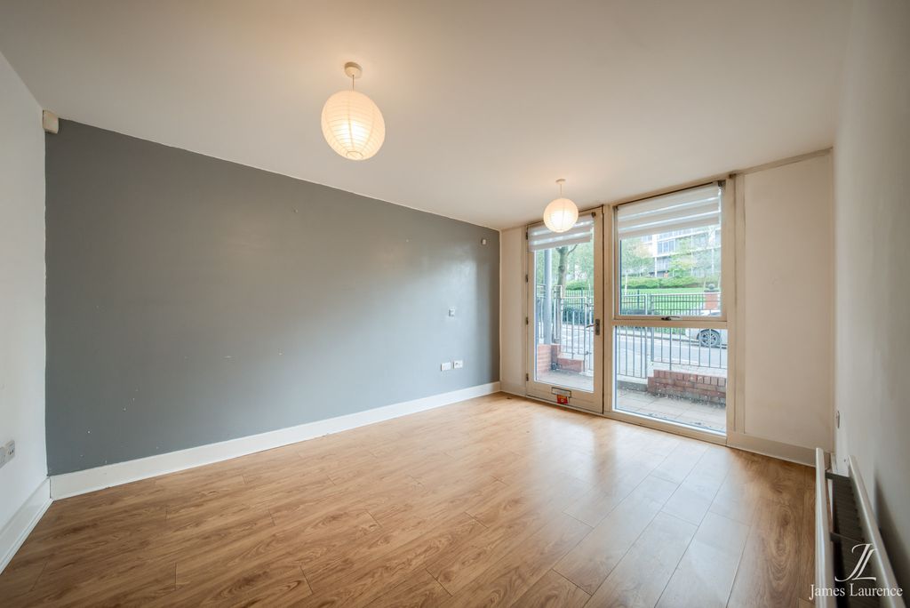 Property photo 3 of 8 Xt5A7838-Hdr(3)