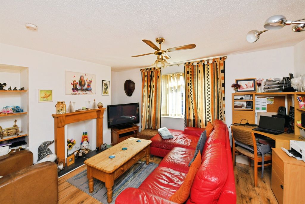 Property photo 2 of 14