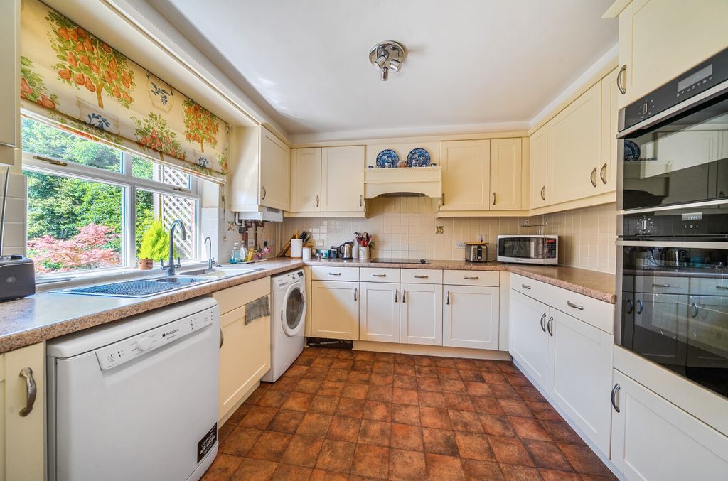 Property photo 2 of 18 1488394-17-6A4ce6...