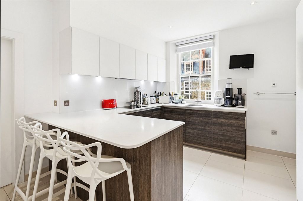 Property photo 3 of 15 Kitchen