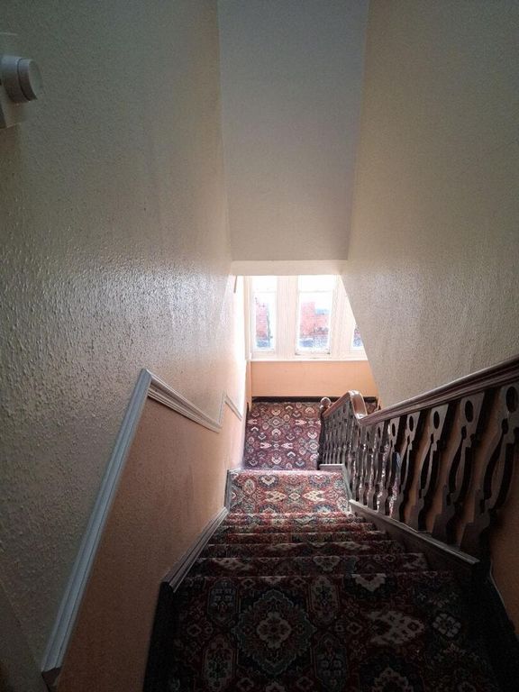 Property photo 2 of 9 Hallway