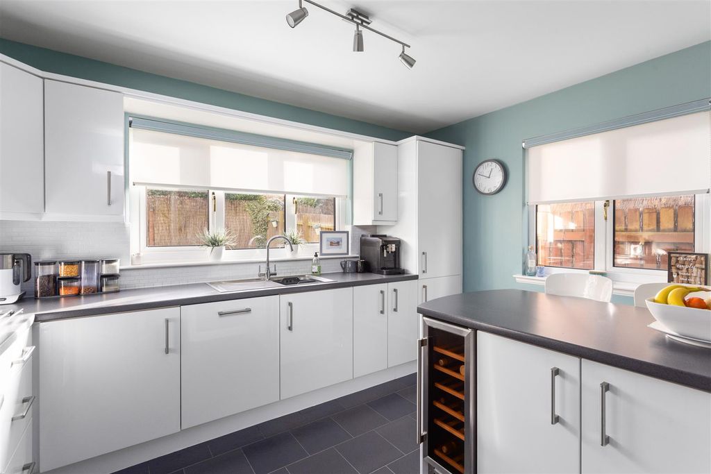 Property photo 3 of 40 11.Jpg