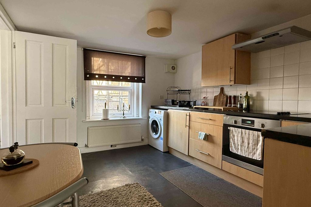 Property photo 3 of 6 Img_1775