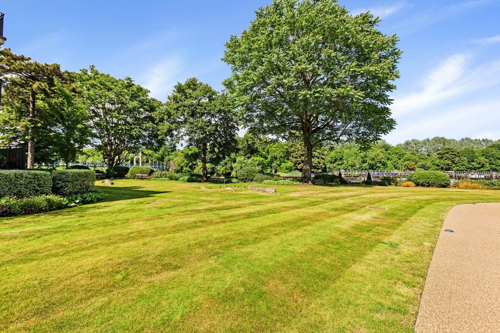 Property photo 2 of 10 Picture No. 12