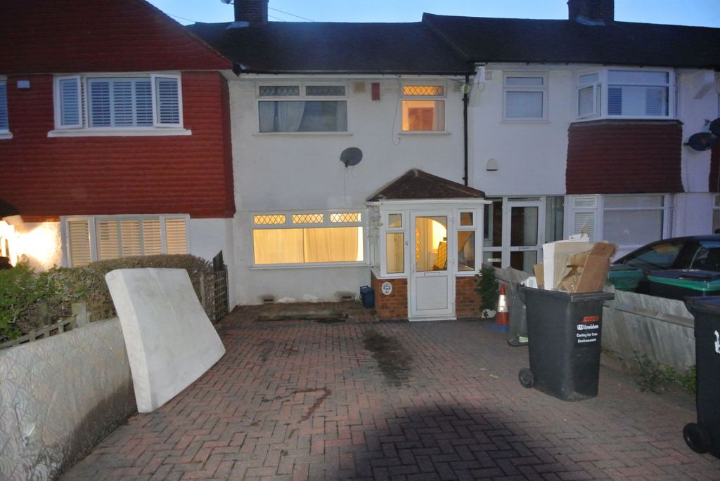 Property photo 1 of 14 3 Bedroom House In Burnt Ash/Lee