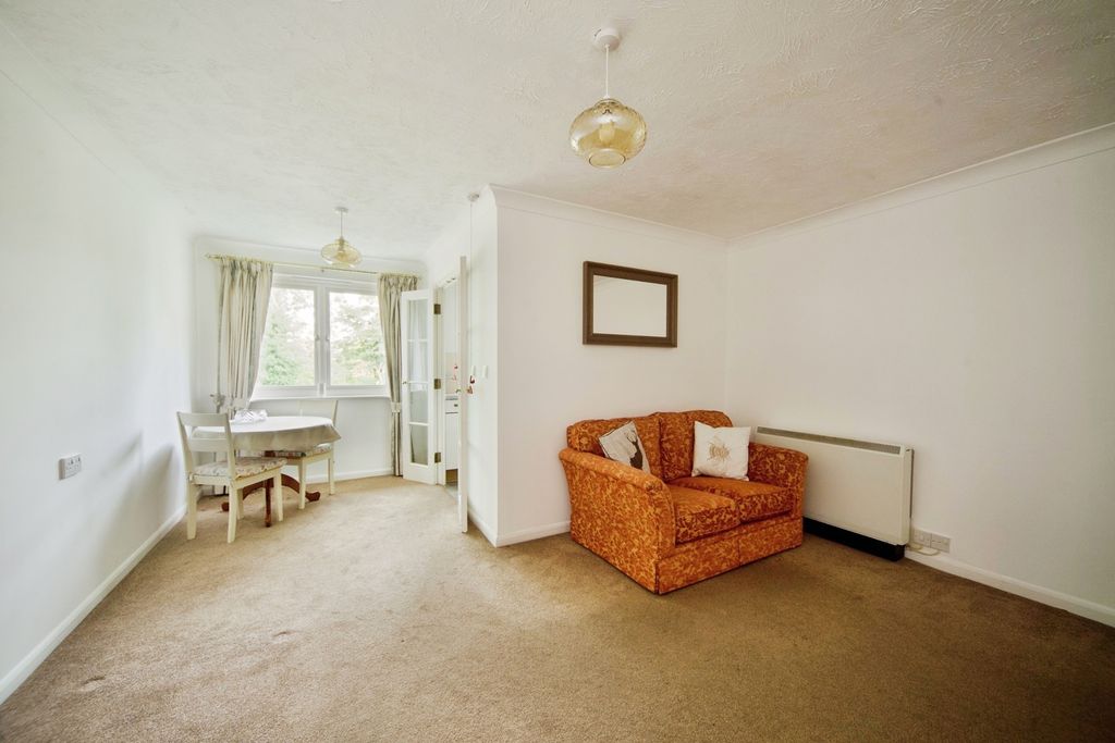 Property photo 2 of 17 Photo