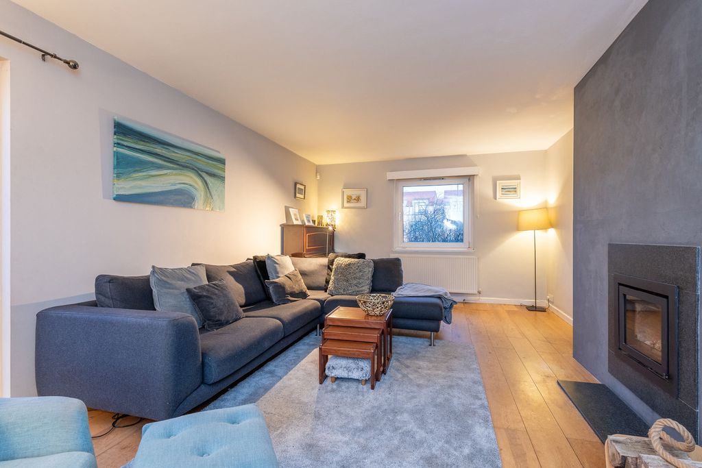 Property photo 3 of 46