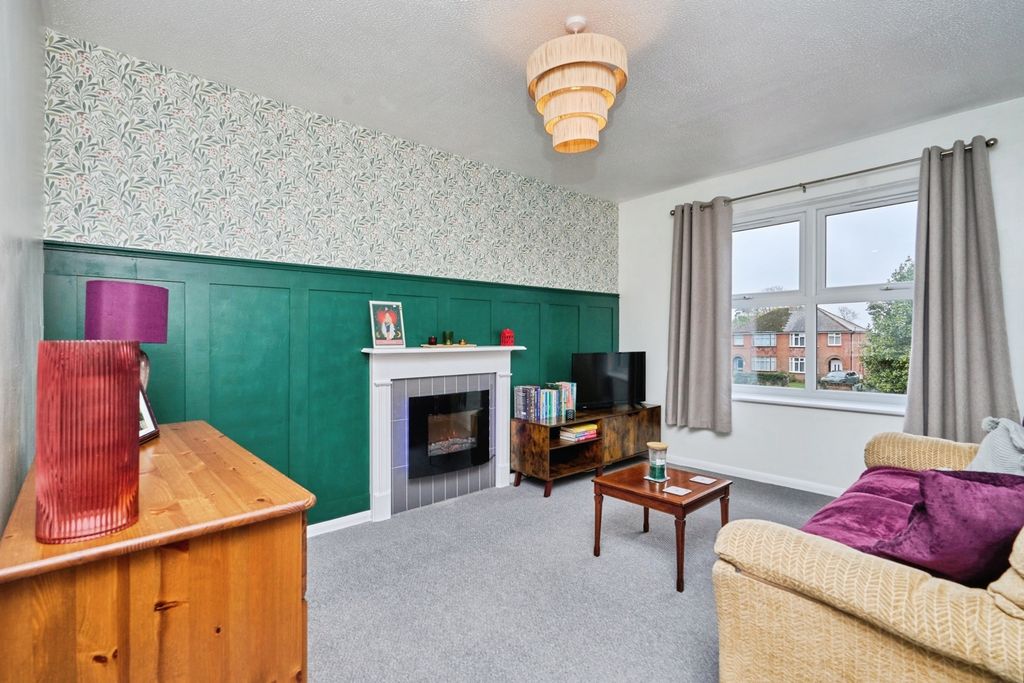 Property photo 3 of 10 Lounge