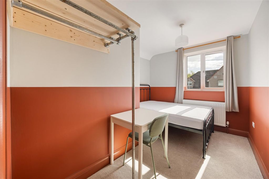 Property photo 3 of 12 Bedroom 1