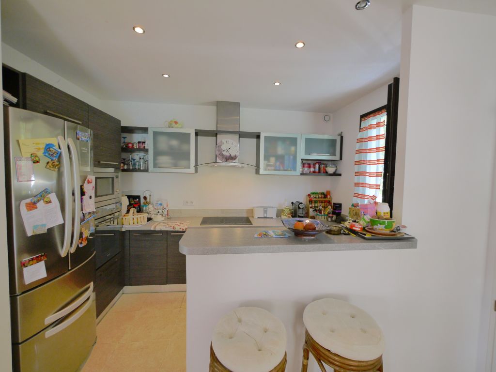 Property photo 3 of 21