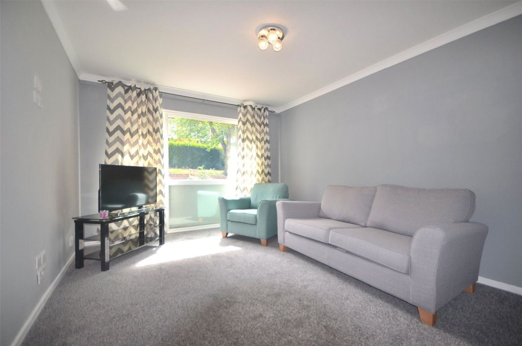 Property photo 1 of 7 Lounge