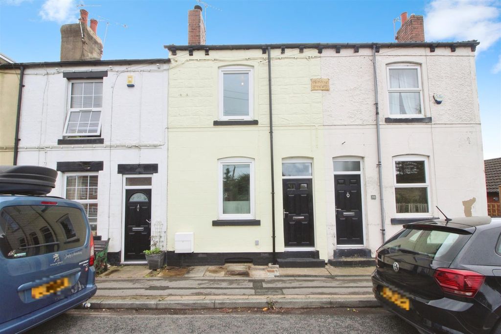 Property photo 1 of 17 Outside