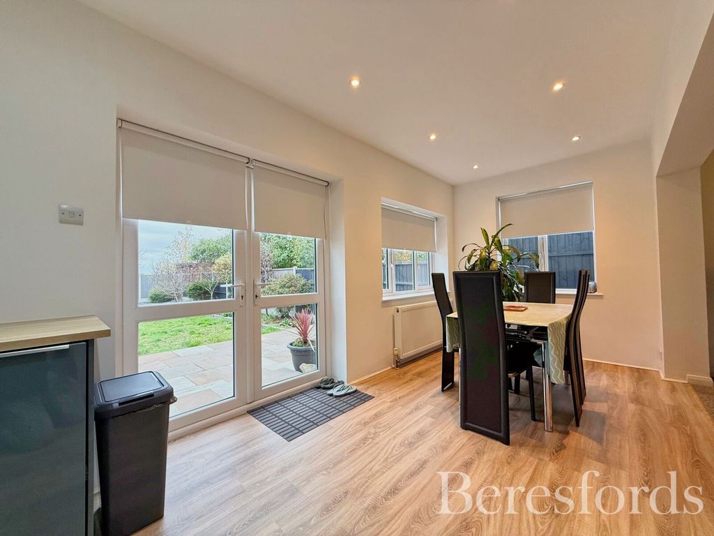 Property photo 3 of 16 Picture No. 05