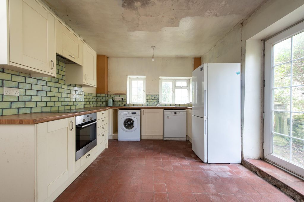 Property photo 3 of 22 Image