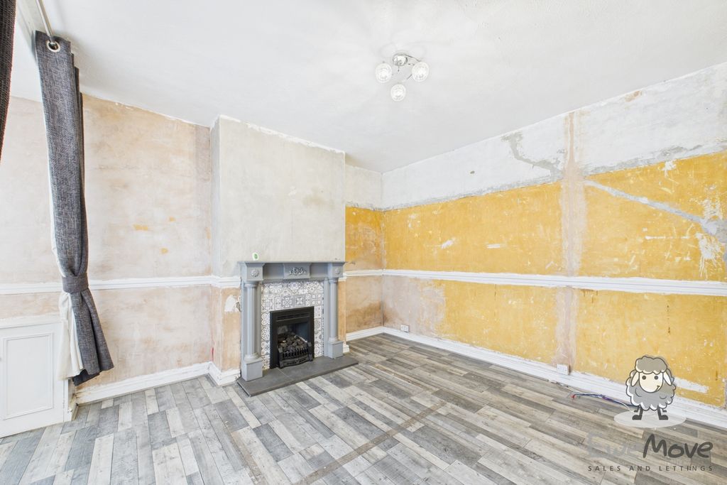 Property photo 2 of 9 10